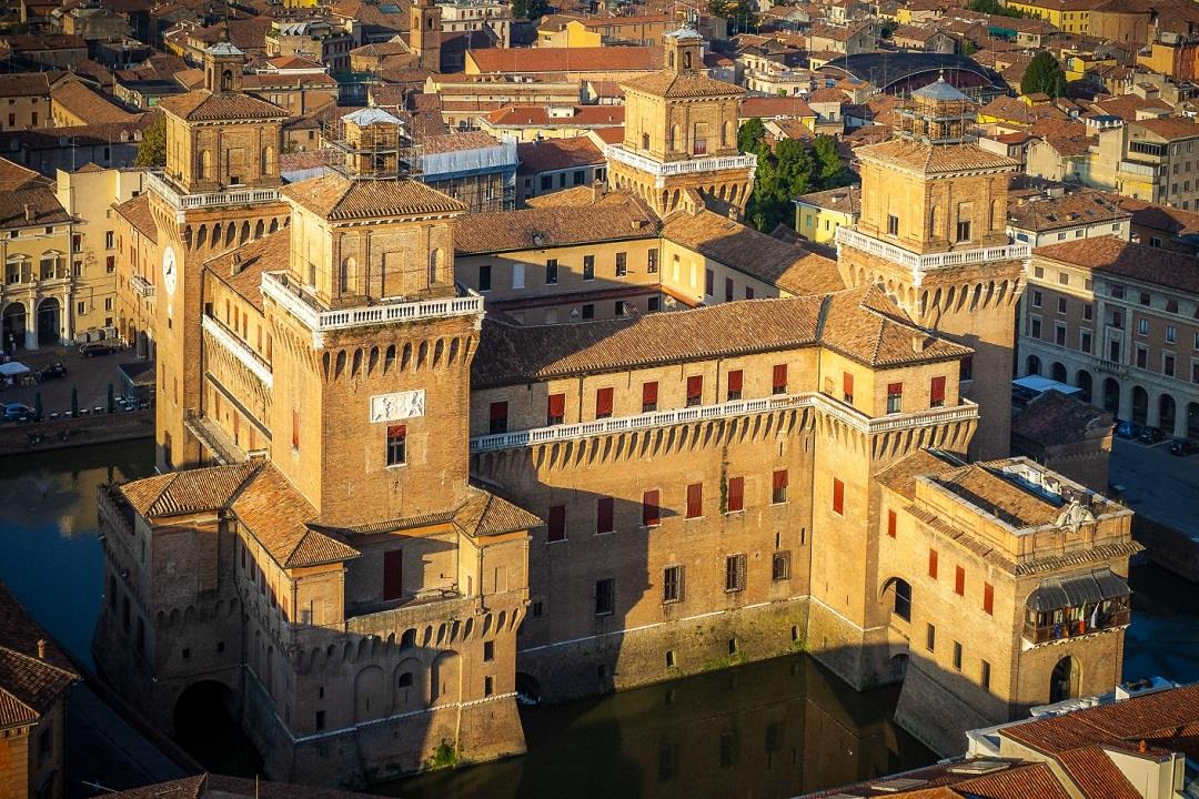 Castello Estense Ferrara dettaglio