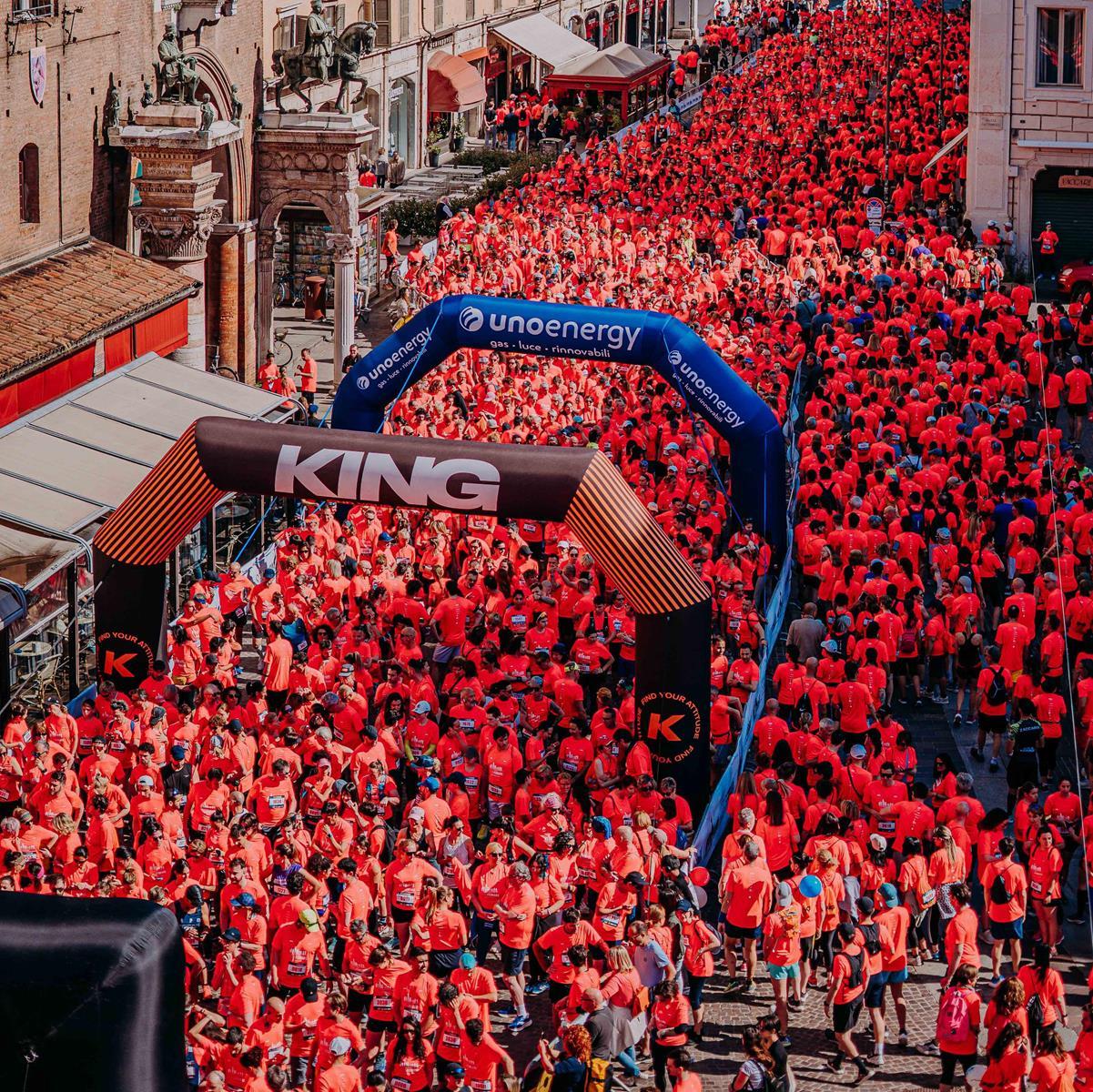 StraFerrara con migliaia di partecipanti nel centro storico di Ferrara