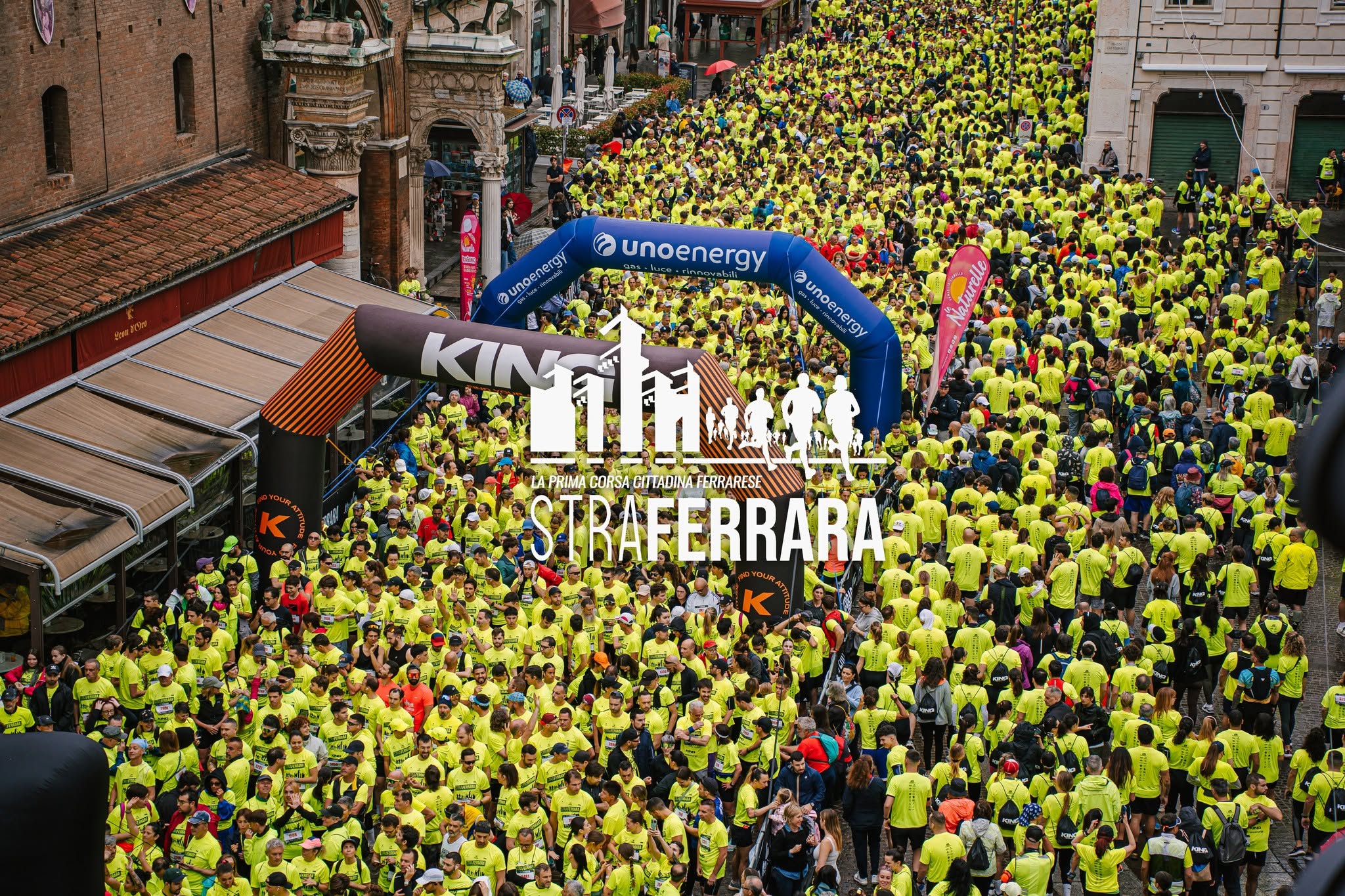 Migliaia di partecipanti alla StraFerrara nel centro storico di Ferrara