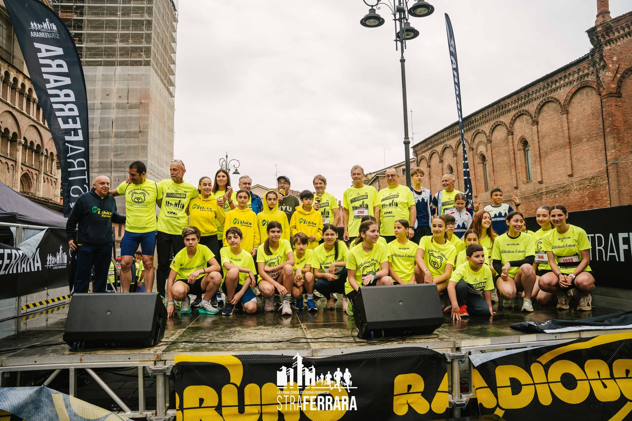 Giovani delle scuole alla StraFerrara